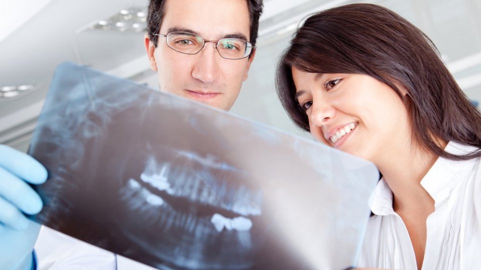 Лечение кисты верхнечелюстной пазухи: ЛОР или стоматолог?
