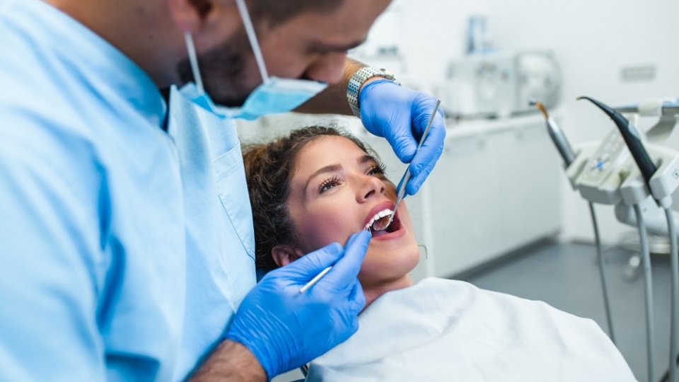 Сколько зубов может вылечить стоматолог за один раз?
