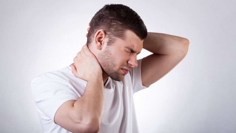 Шейная мигрень: спазм артерий и головная боль