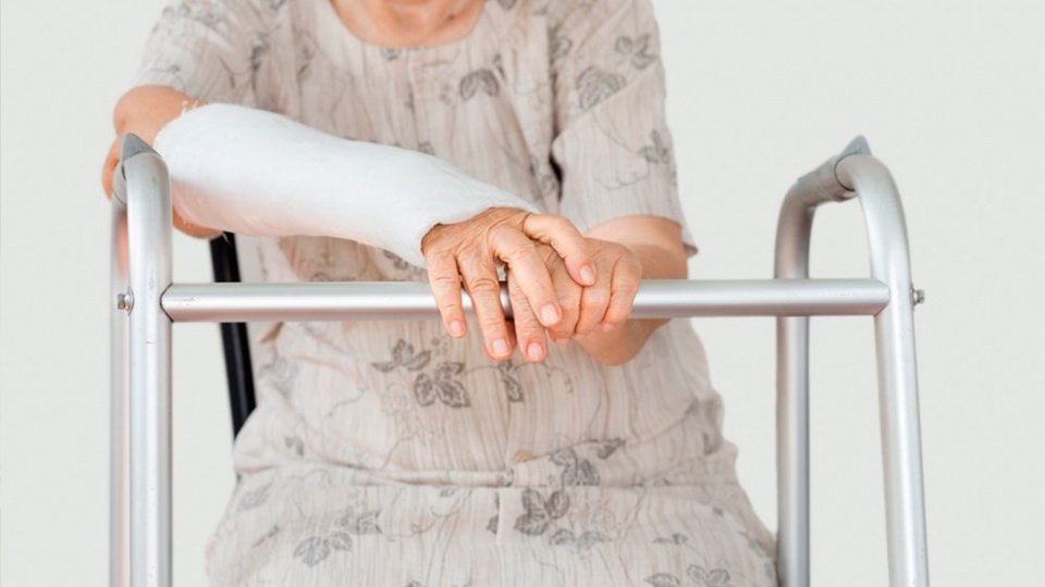 Переломы в пожилом возрасте: опасна любая травма