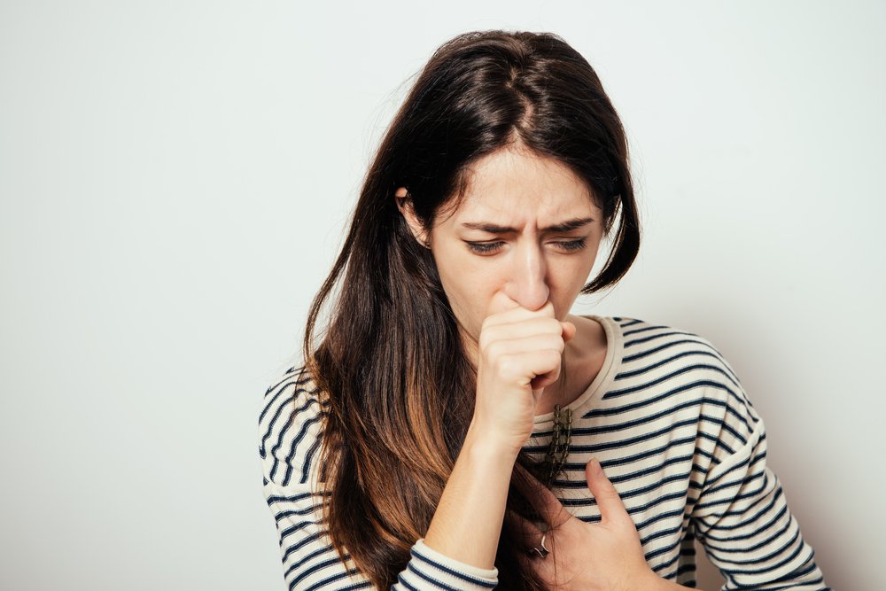 Причины мокрого кашля у взрослых и детей